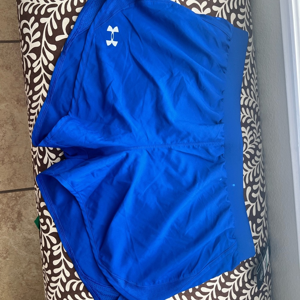 NWT- Womens Under Armour Heat Gear Shorts